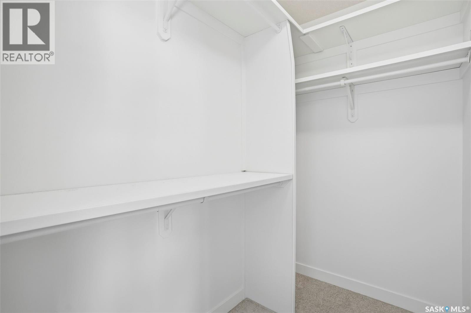 #340 McOrmond DRIVE - 18