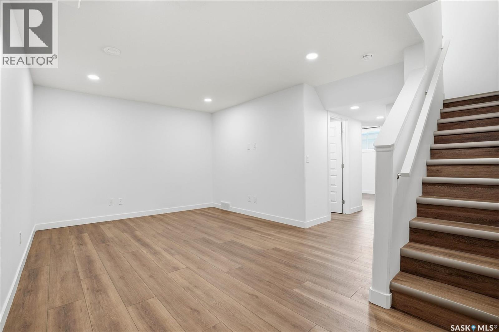 #340 McOrmond DRIVE - 25