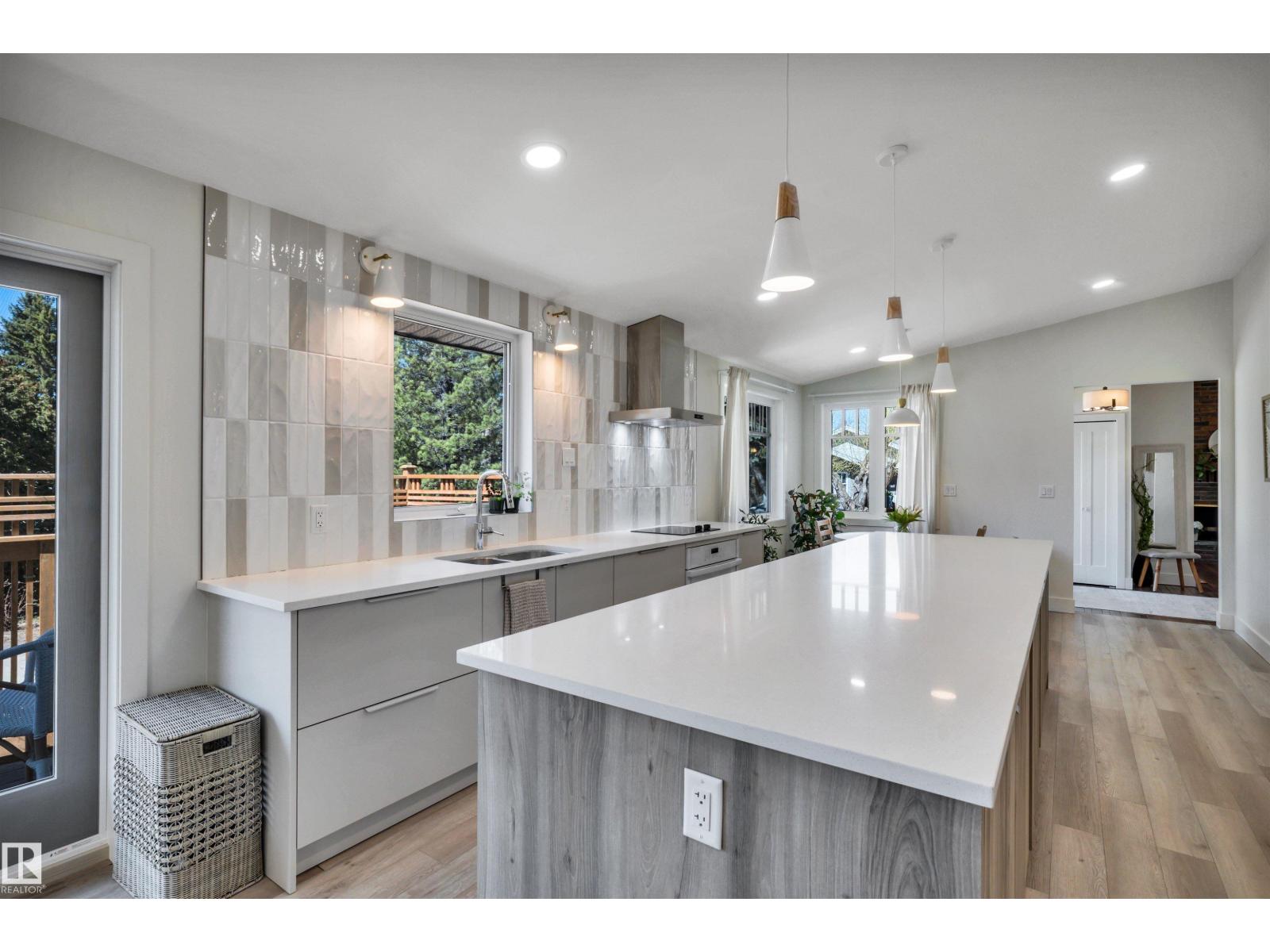 37 GLENMORE CR, St. Albert