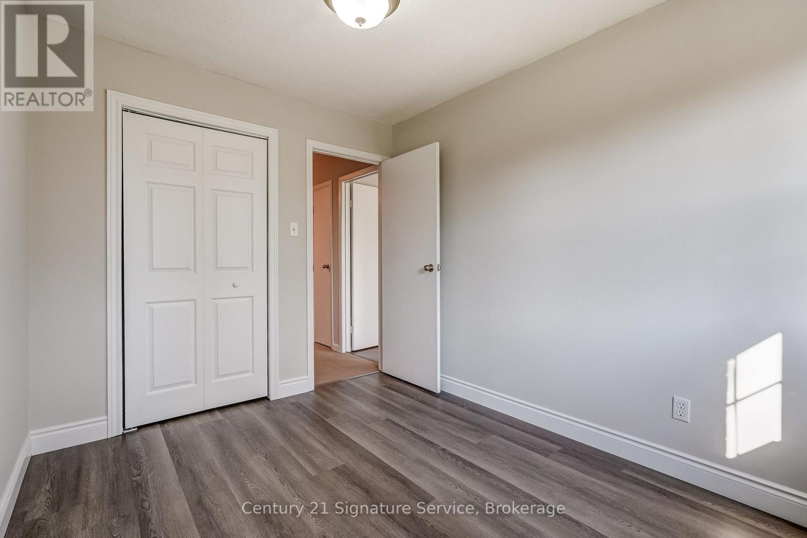 #177 1951 RATHBURN ROAD E - 15