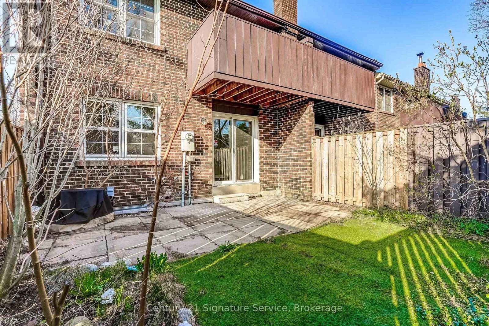 #177 1951 RATHBURN ROAD E - 33