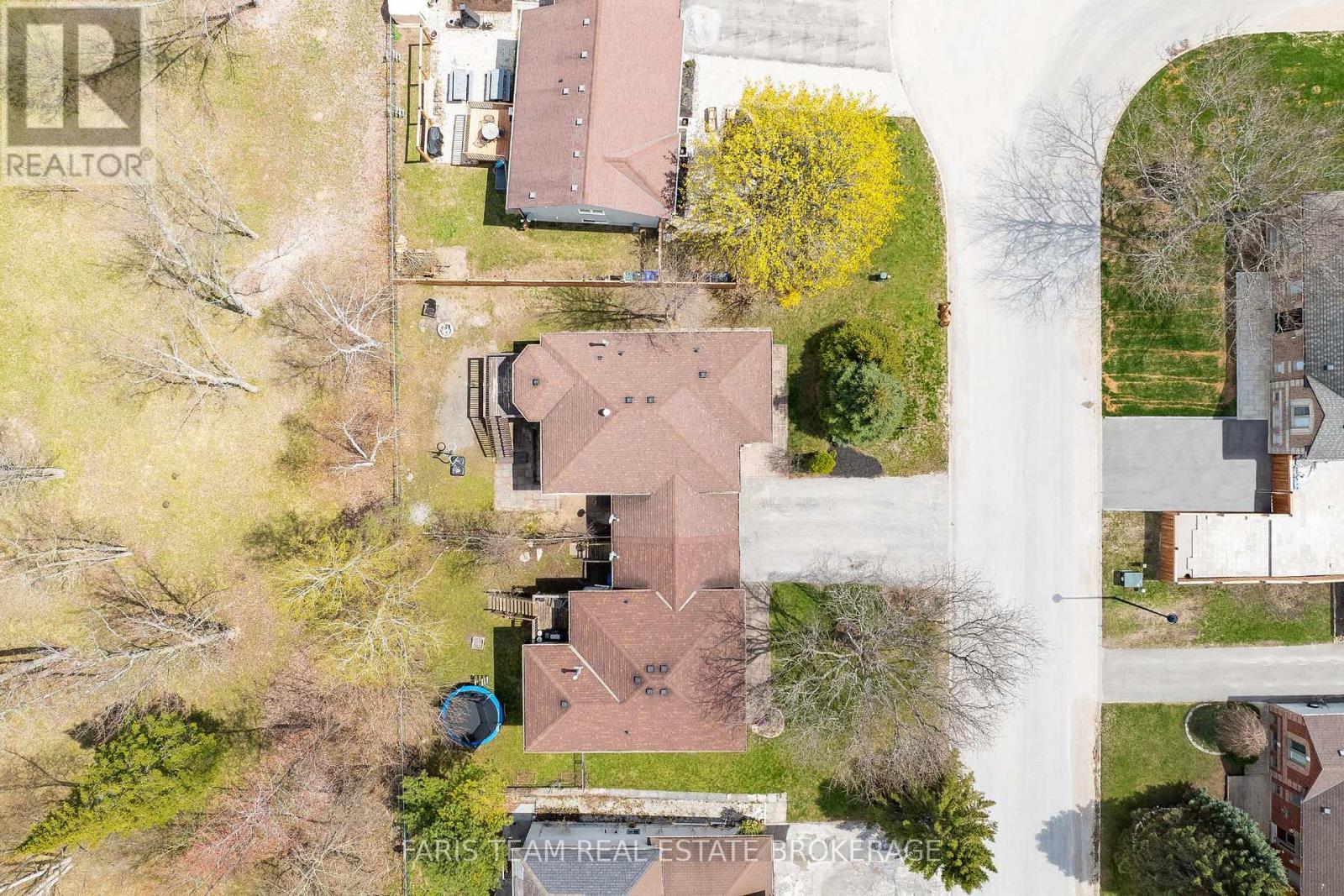 5 HARBOUR CRESCENT - 29