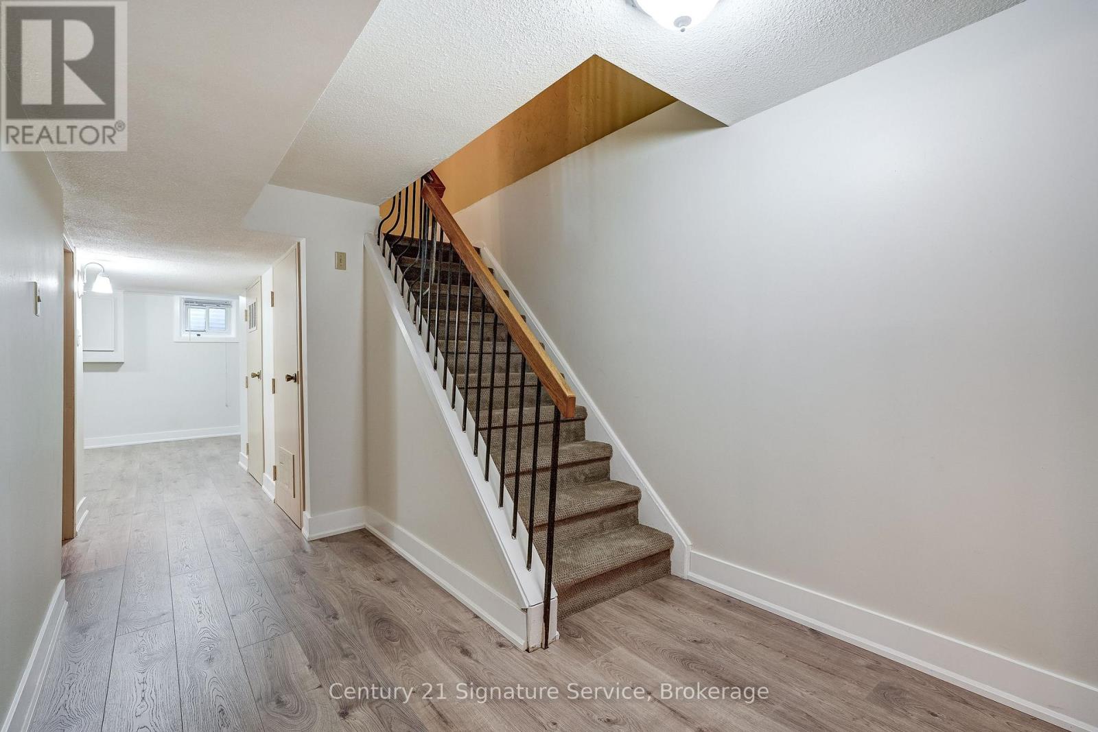 #177 1951 RATHBURN ROAD E - 25