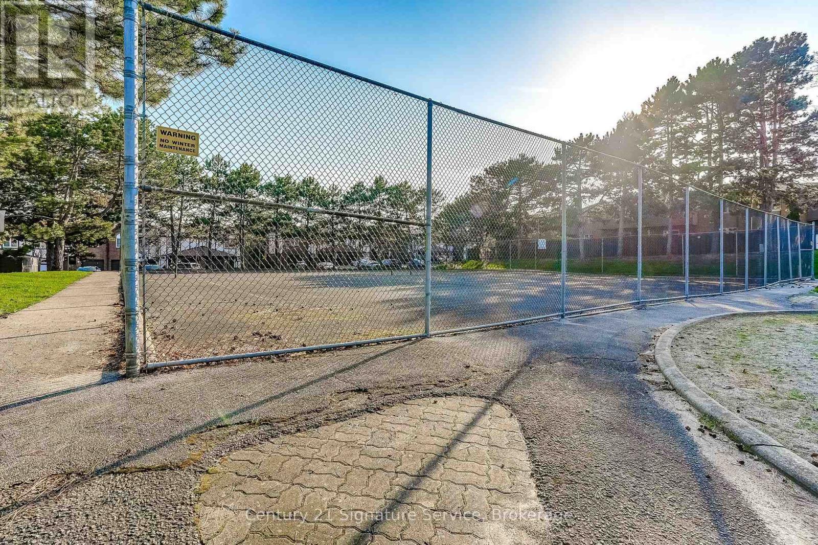 #177 1951 RATHBURN ROAD E - 36