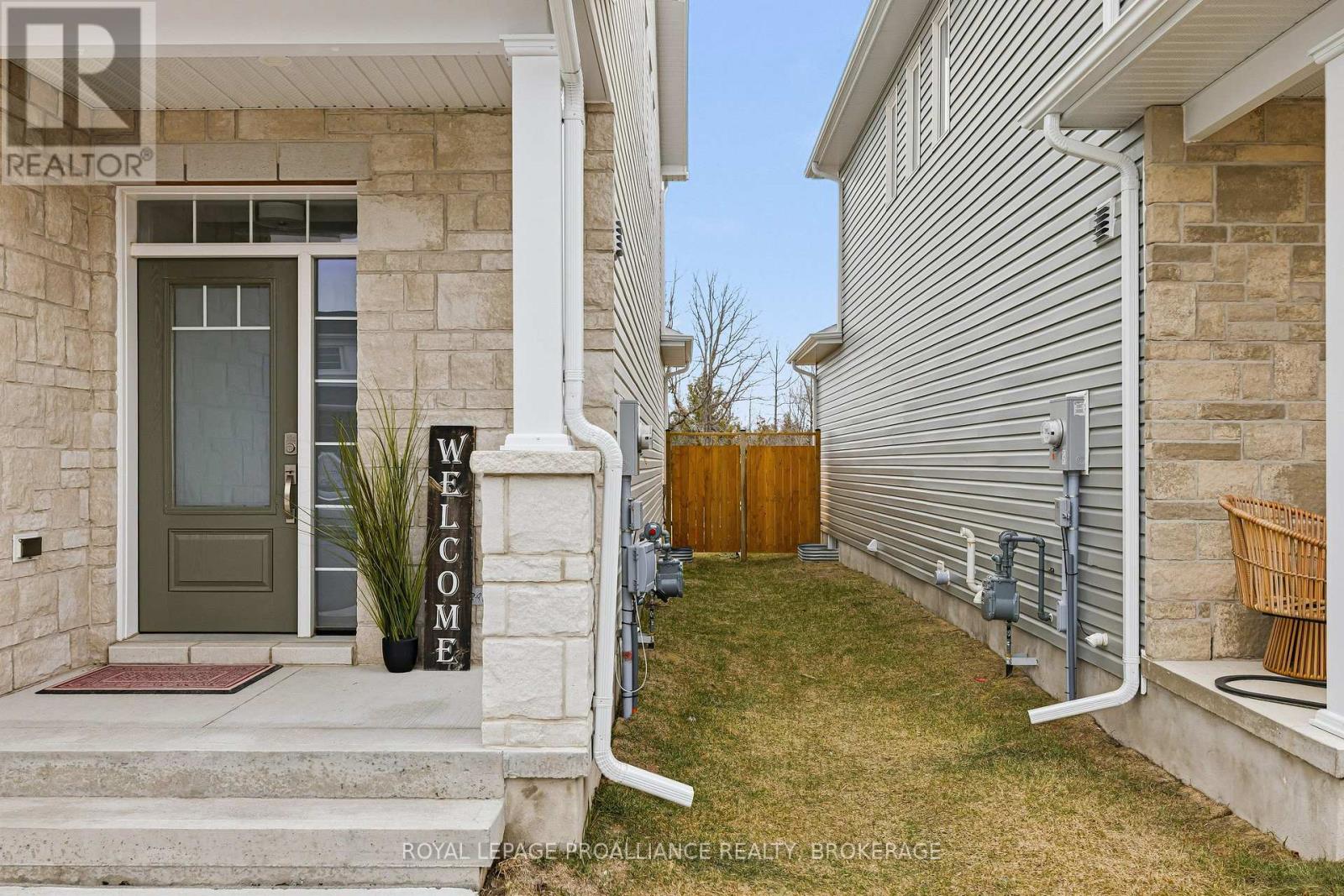 332 BUCKTHORN DRIVE - 43