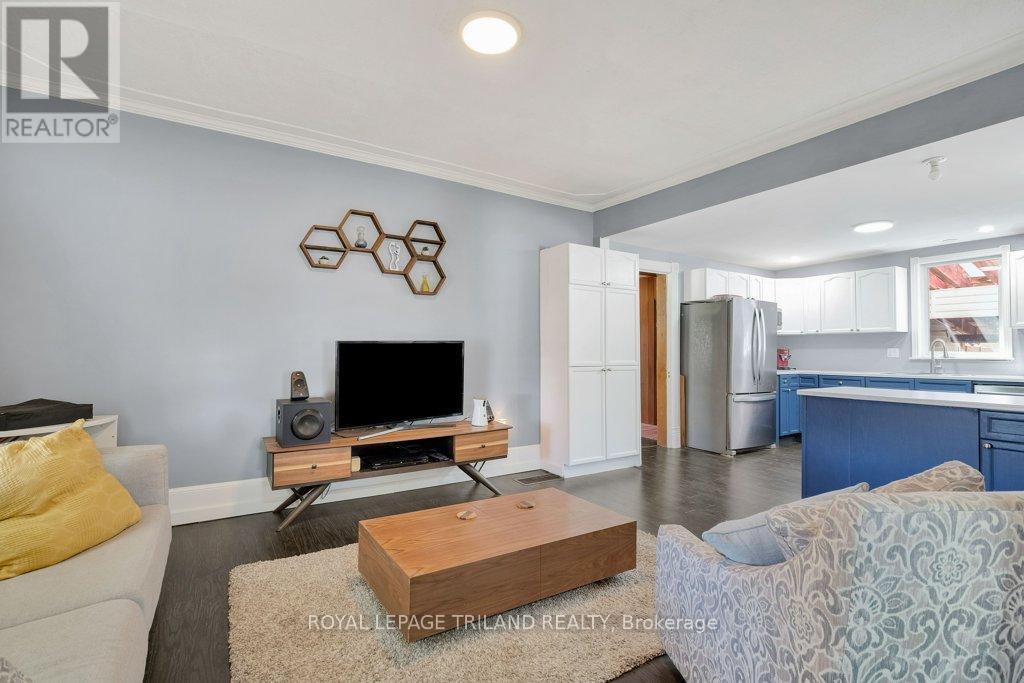 311 WARWICK STREET - 21