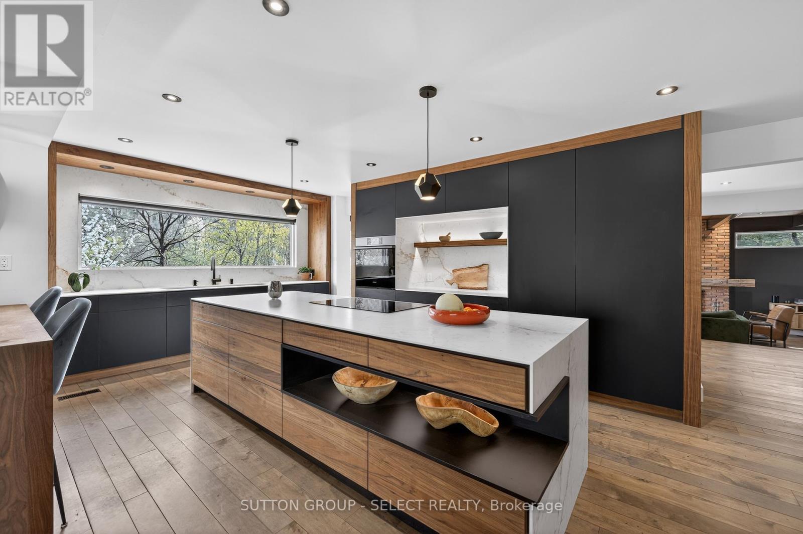 45 BLACKBURN CRESCENT - 11
