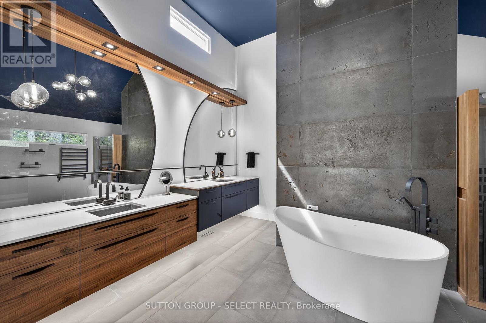 45 BLACKBURN CRESCENT - 22