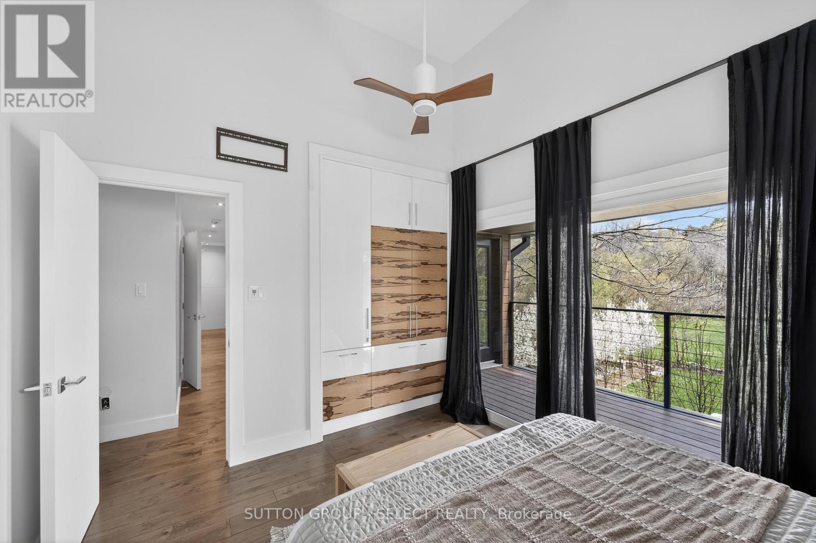 45 BLACKBURN CRESCENT - 31