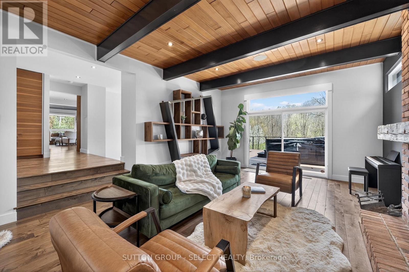 45 BLACKBURN CRESCENT - 8