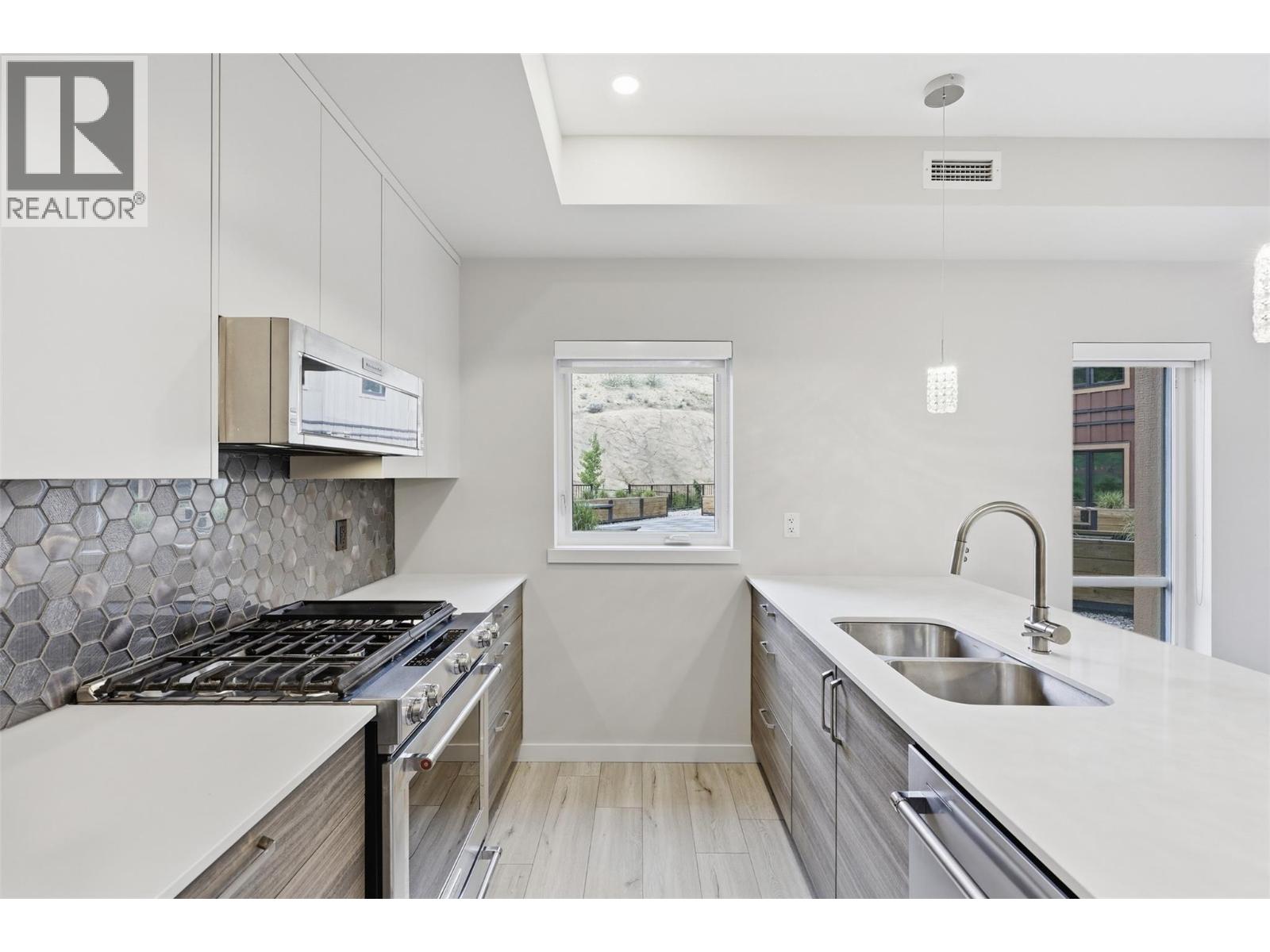 #2101 1405 SPRINGHILL Drive - 6
