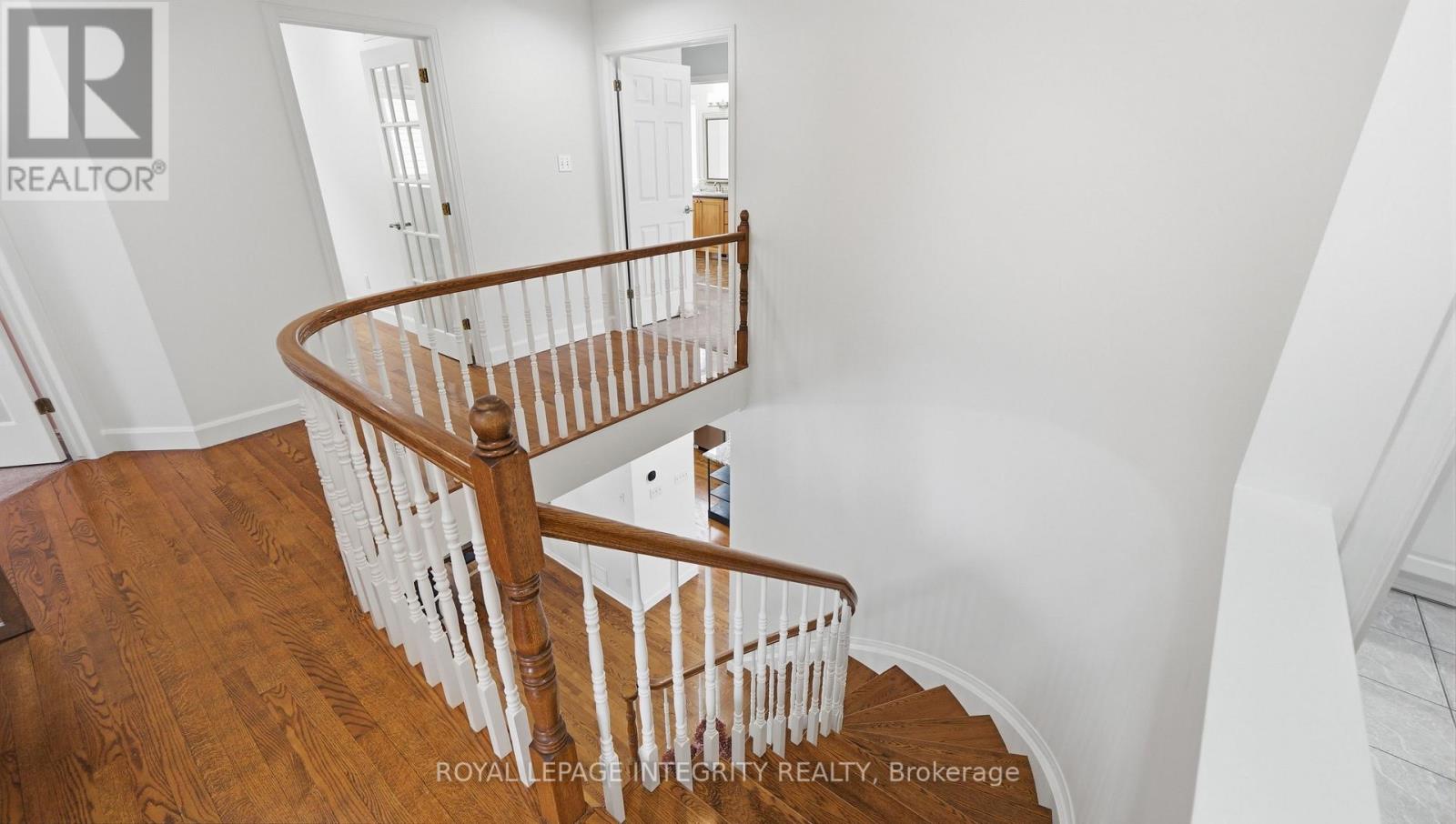 20 FARMFIELD CRESCENT - 20