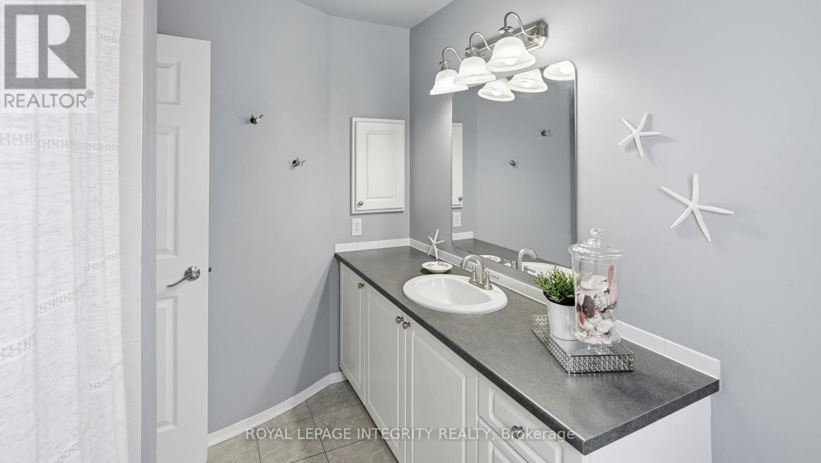 20 FARMFIELD CRESCENT - 30