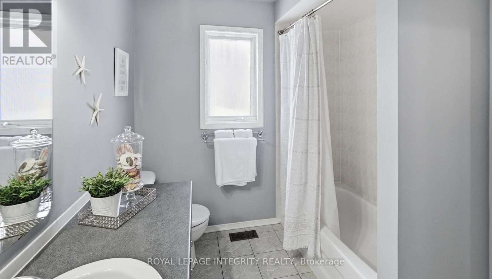 20 FARMFIELD CRESCENT - 31