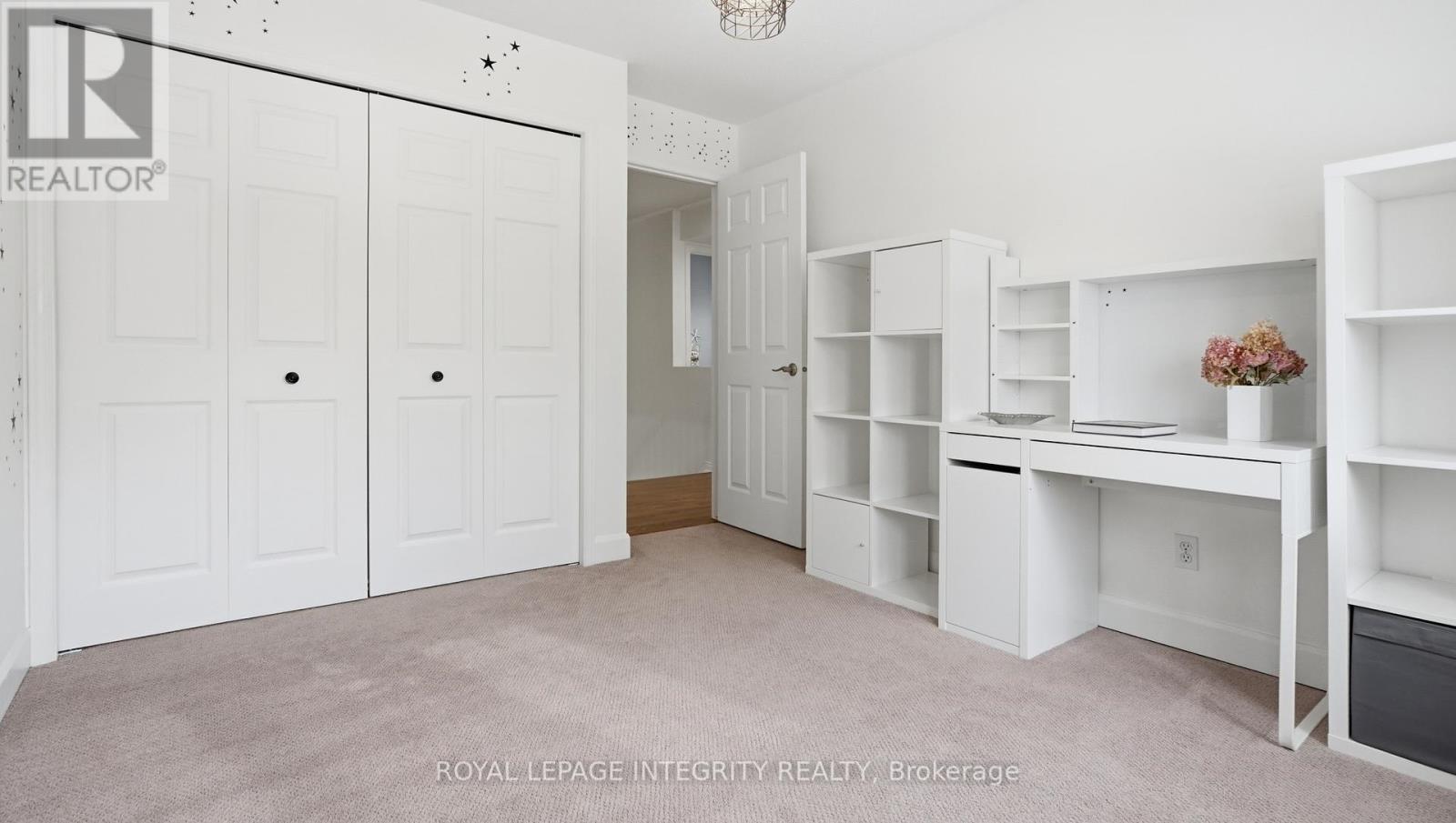 20 FARMFIELD CRESCENT - 35