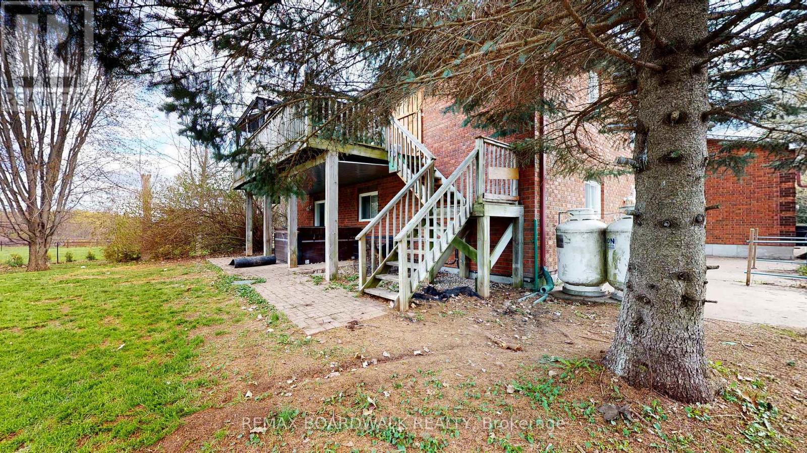 7 MEADOWVIEW DRIVE - 13