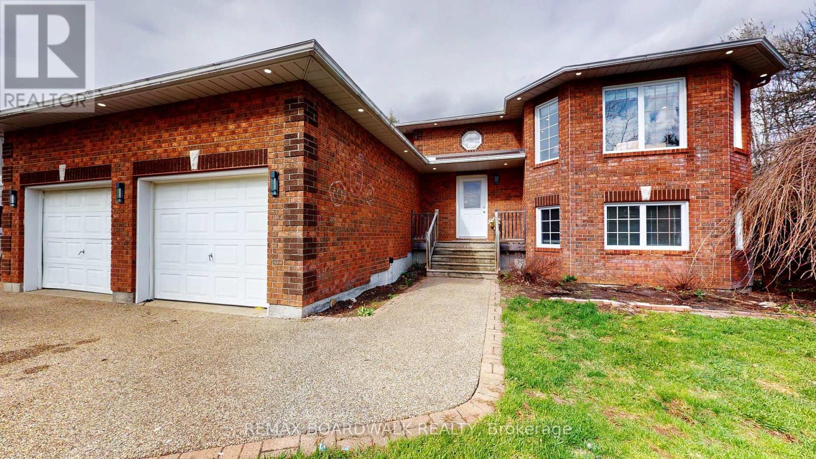 7 MEADOWVIEW DRIVE - 2