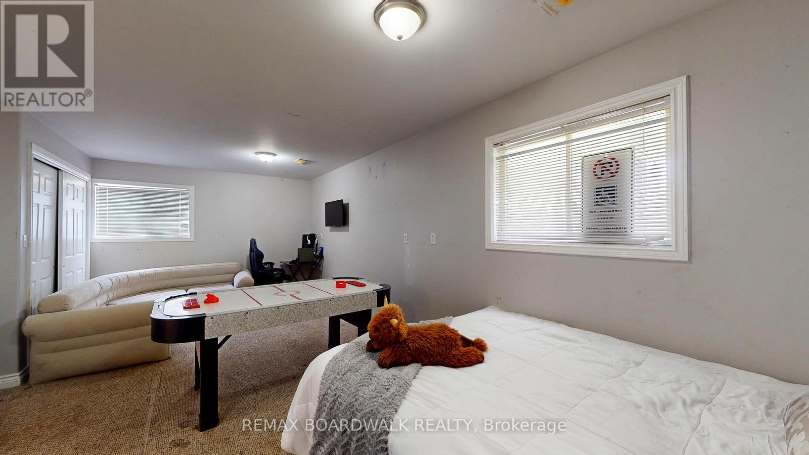 7 MEADOWVIEW DRIVE - 26