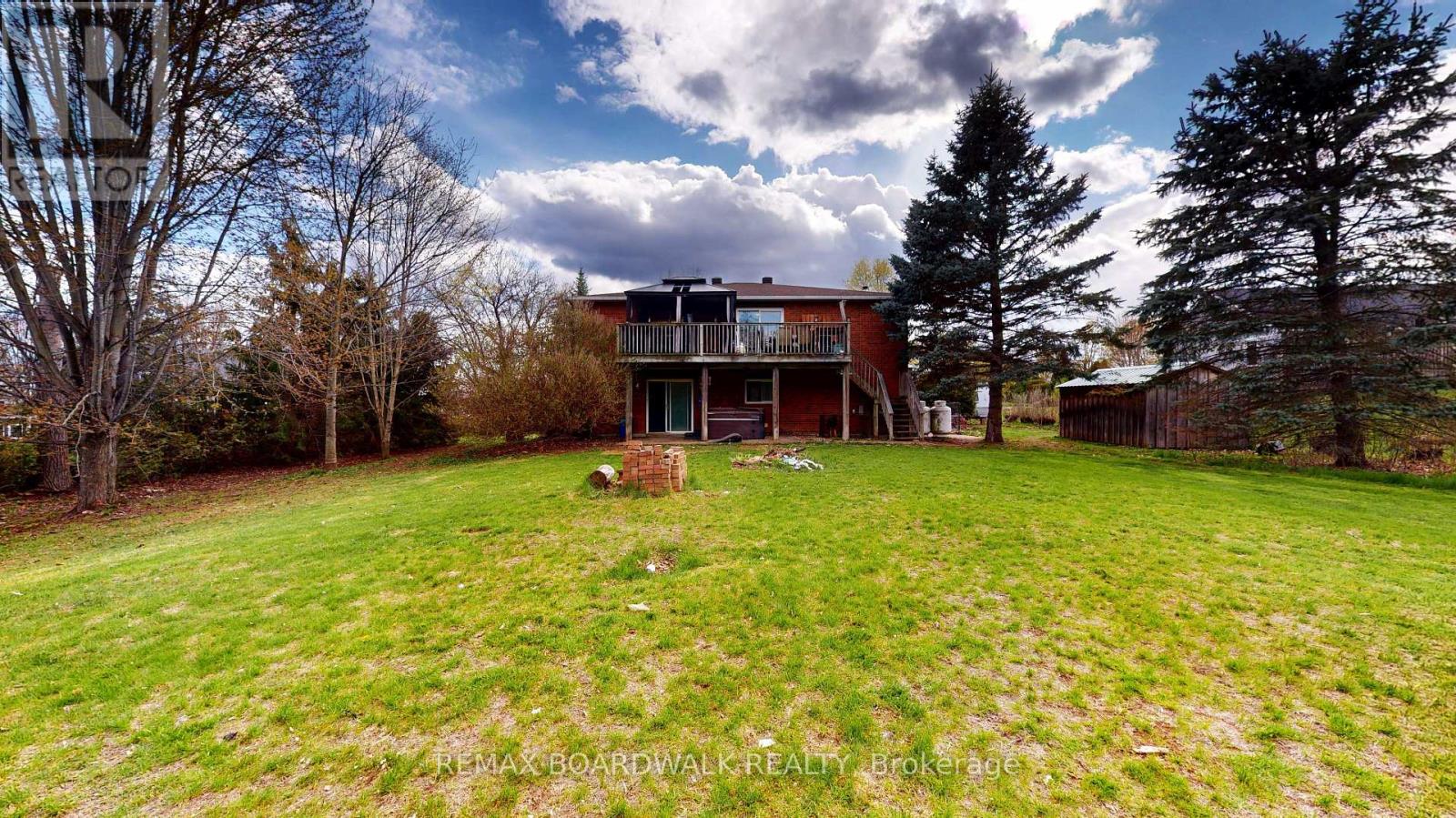 7 MEADOWVIEW DRIVE - 4
