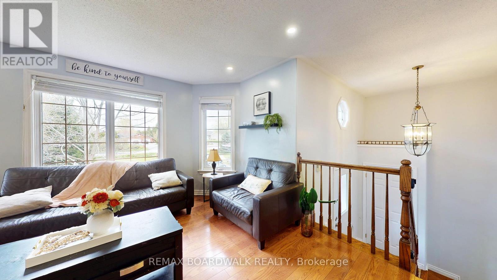 7 MEADOWVIEW DRIVE - 9