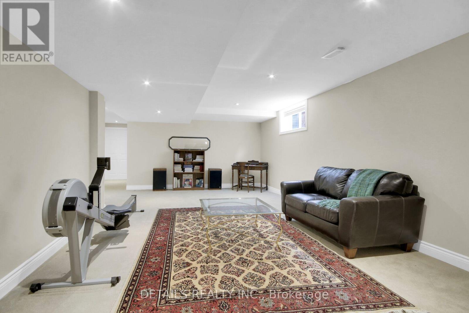 7 STONECROFT TERRACE - 32