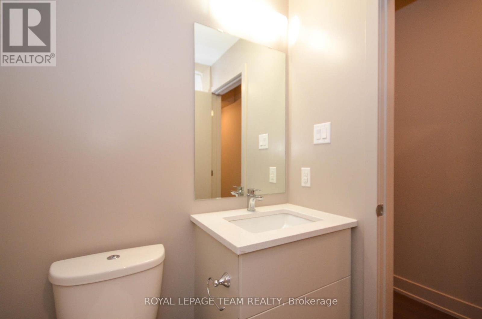 #701 88 RICHMOND ROAD - 21