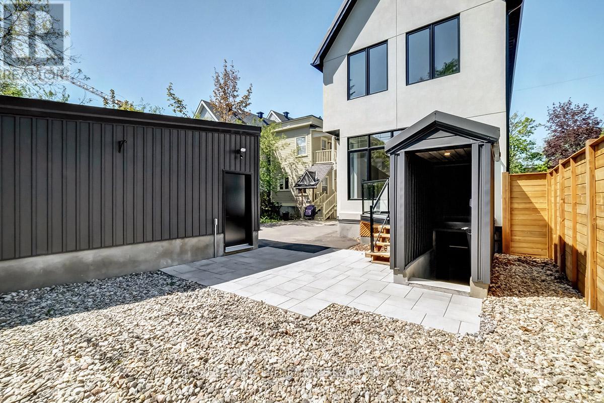 31 COMMANDA WAY - 24