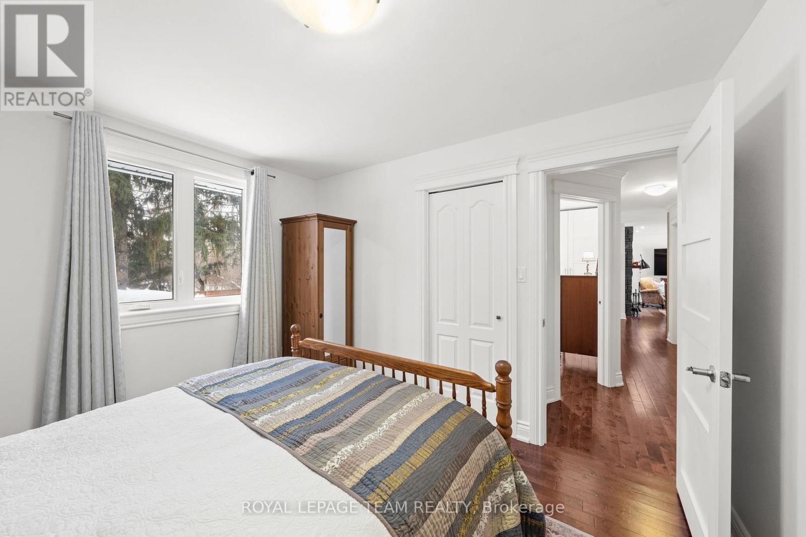28 MAPLEHILL WAY - 22