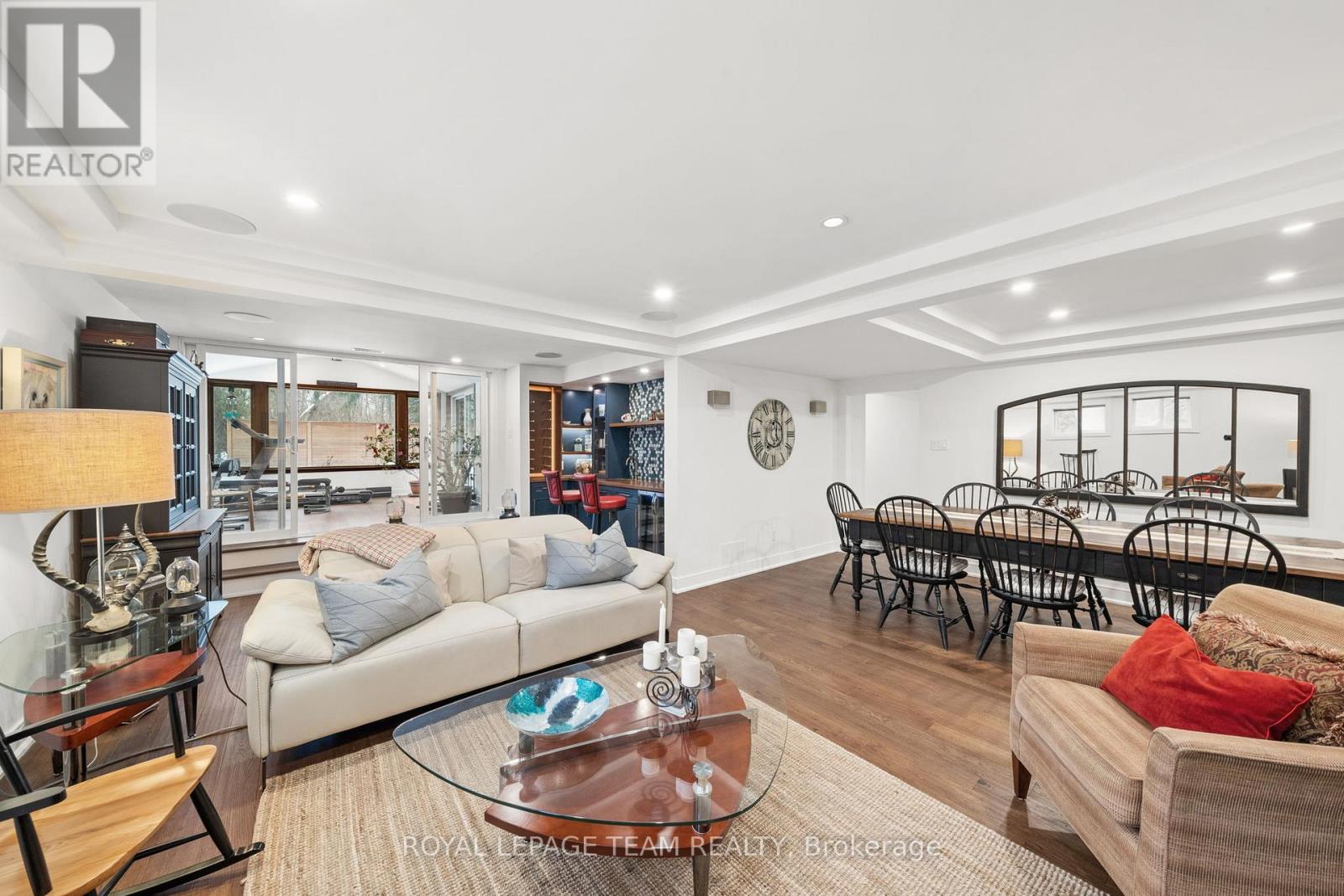 28 MAPLEHILL WAY - 31