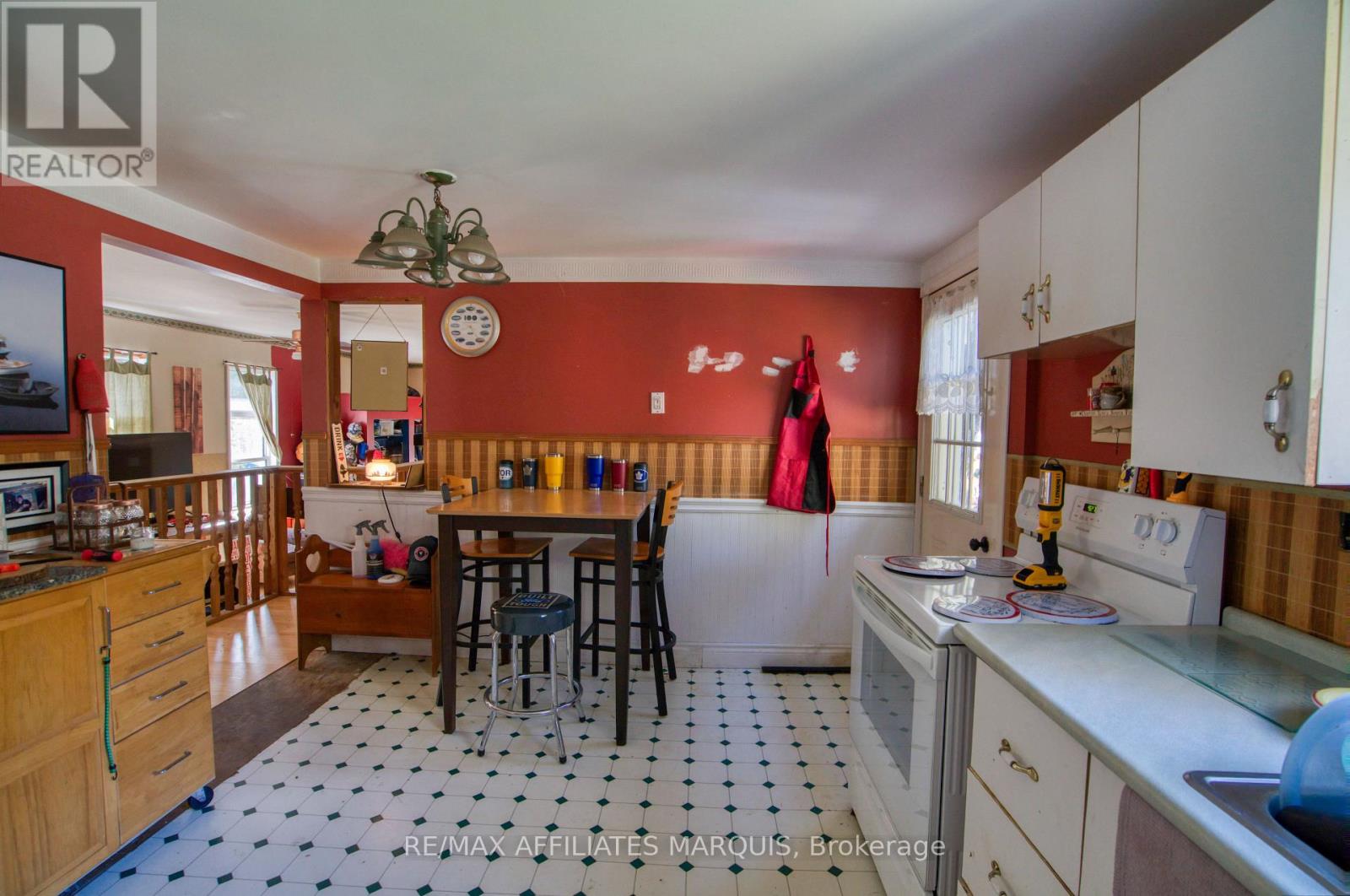 641 HARPER ROAD - 10