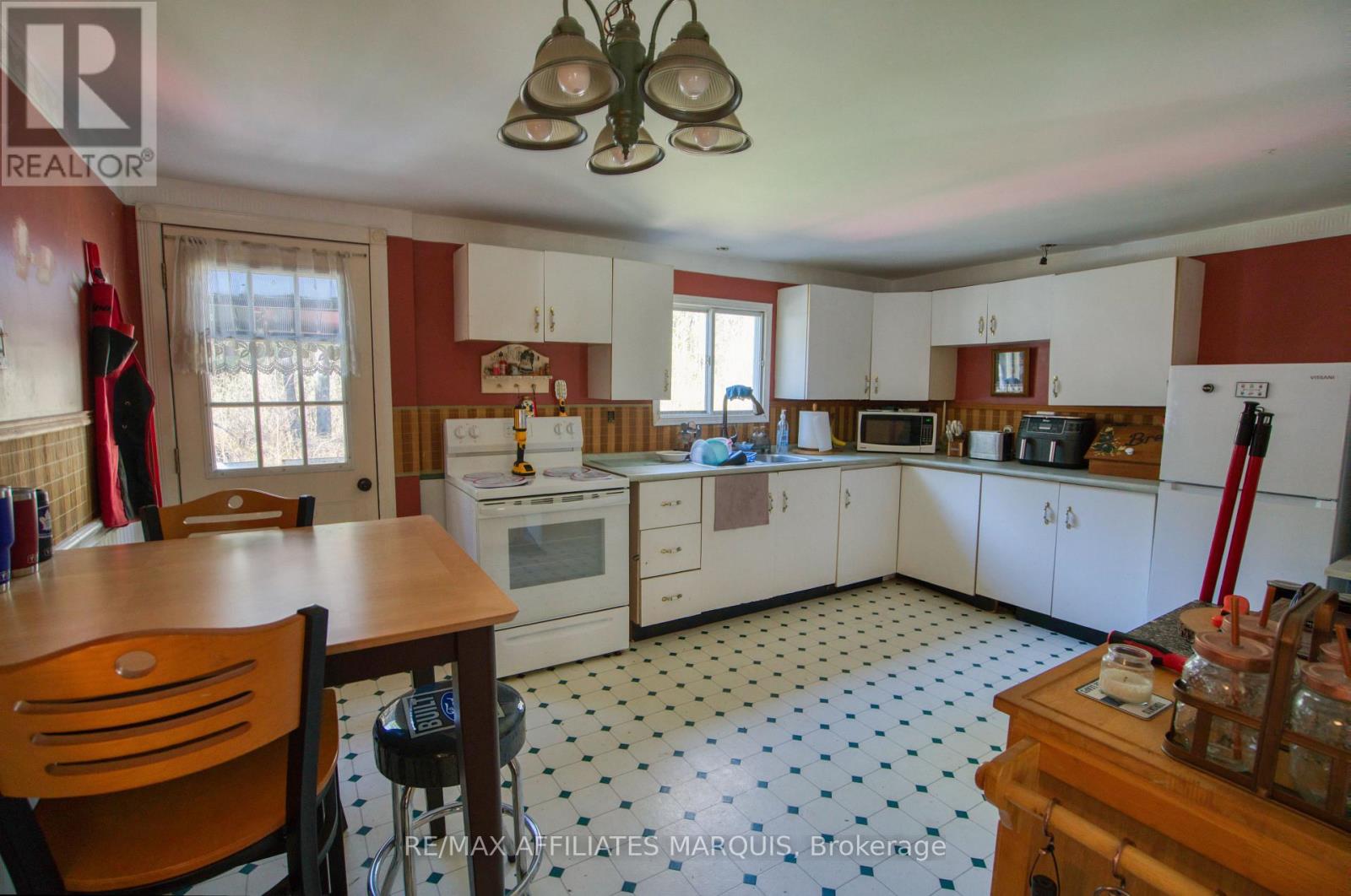 641 HARPER ROAD - 7