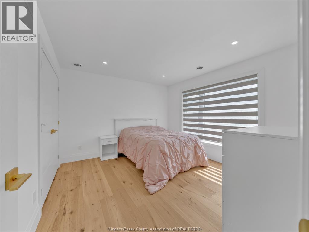 3684 SUTTON AVENUE - 27