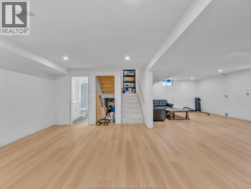 3684 SUTTON AVENUE - 34