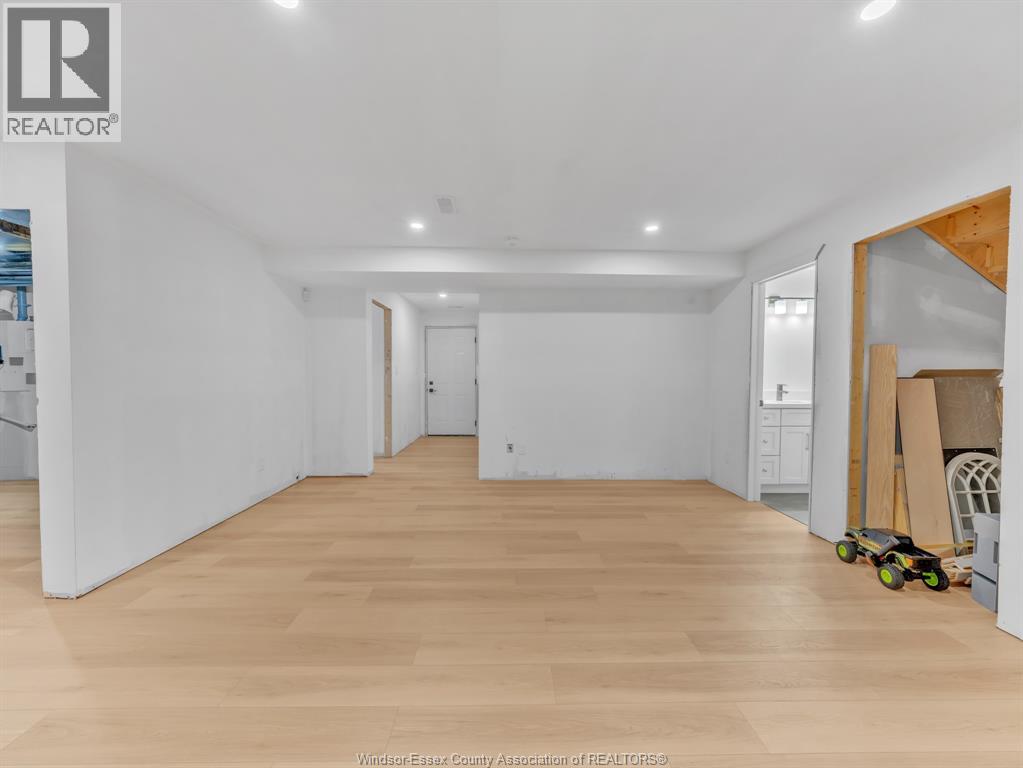 3684 SUTTON AVENUE - 37