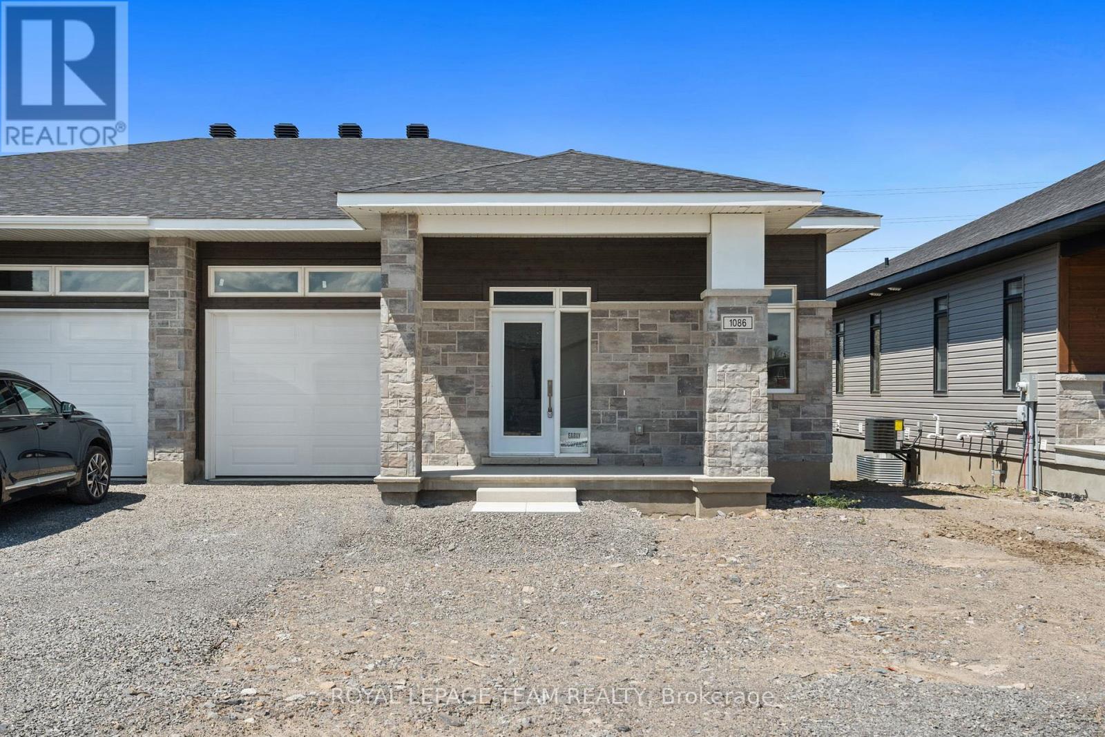 1086 MOORE STREET - 2