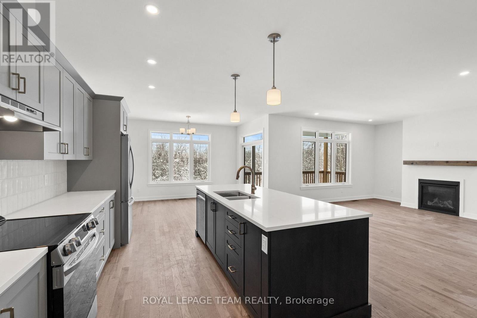 1086 MOORE STREET - 13