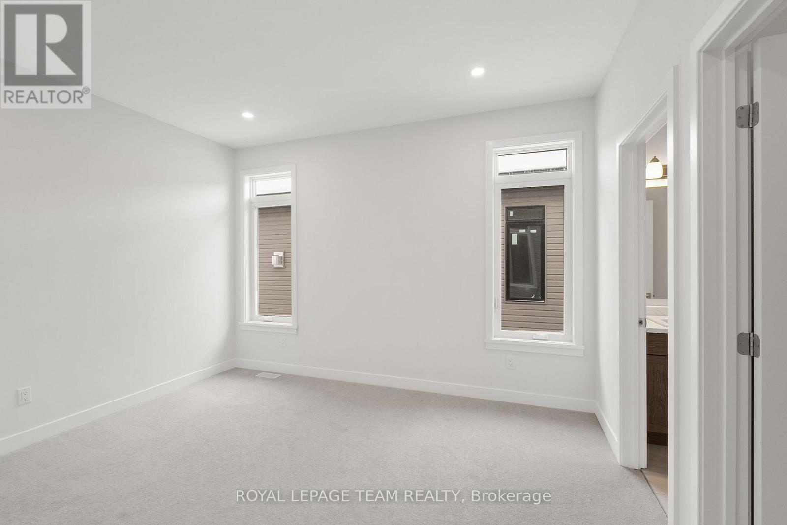 1086 MOORE STREET - 23