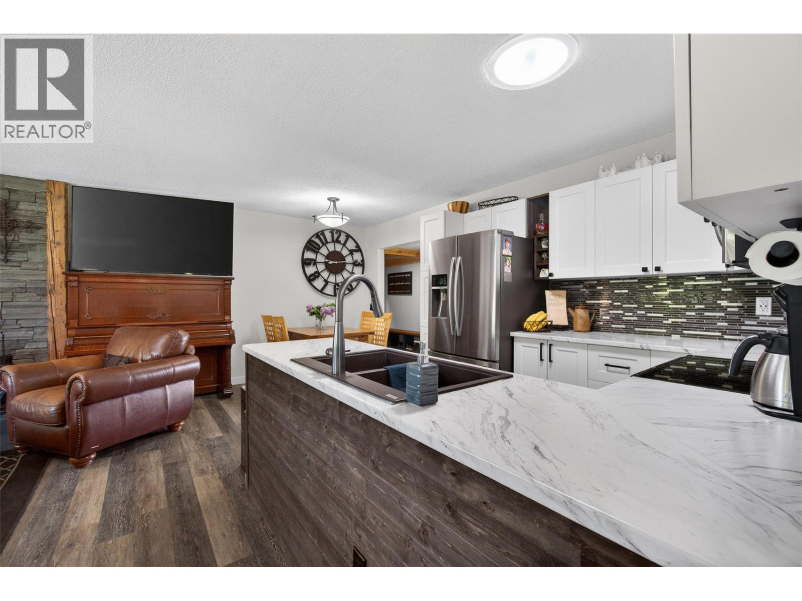  5421 71 Avenue Northeast, Salmon Arm