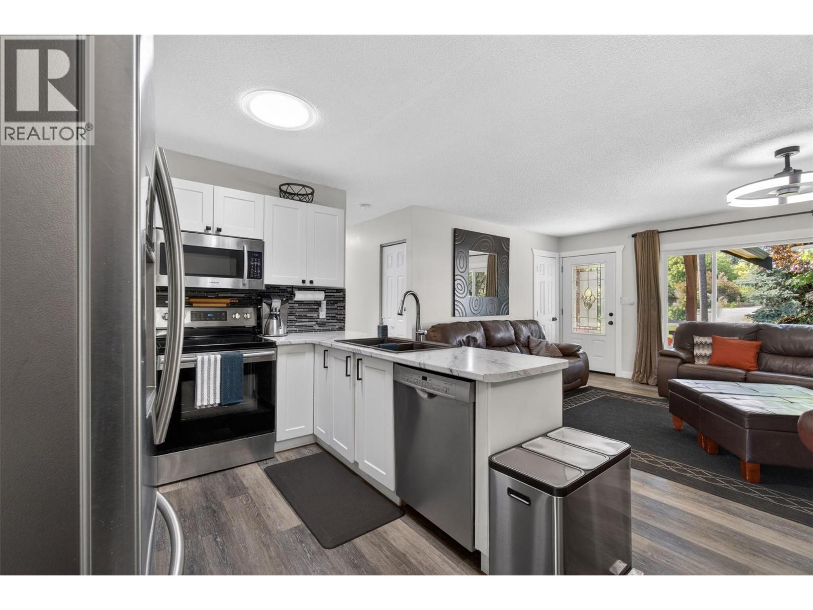  5421 71 Avenue Northeast, Salmon Arm