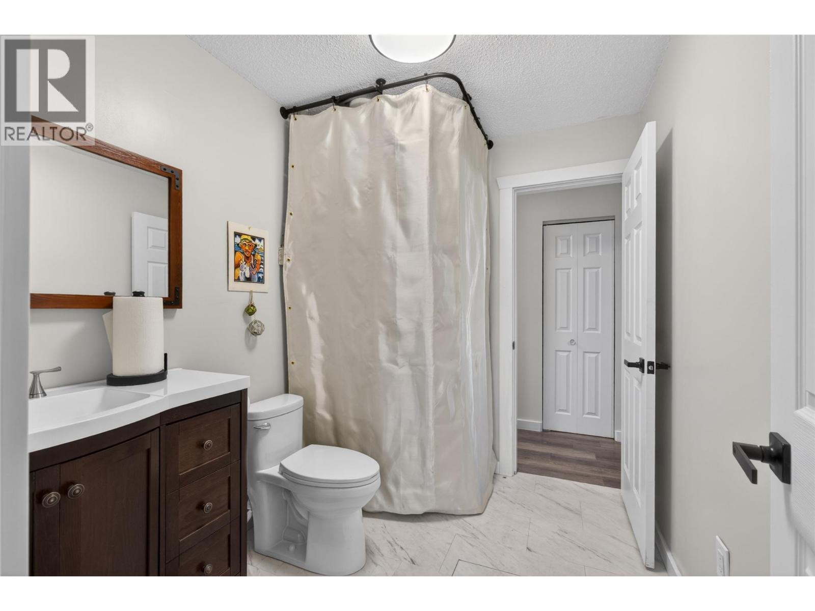 5421 71 Avenue Northeast, Salmon Arm
