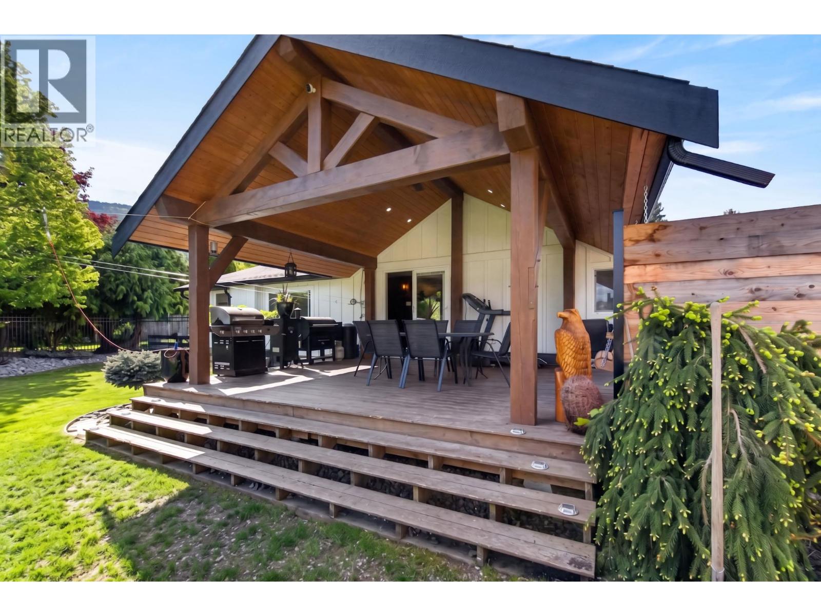  5421 71 Avenue Northeast, Salmon Arm