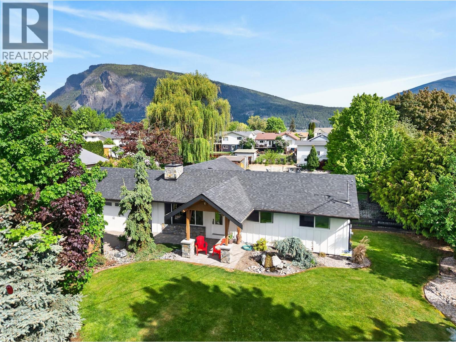  5421 71 Avenue Northeast, Salmon Arm