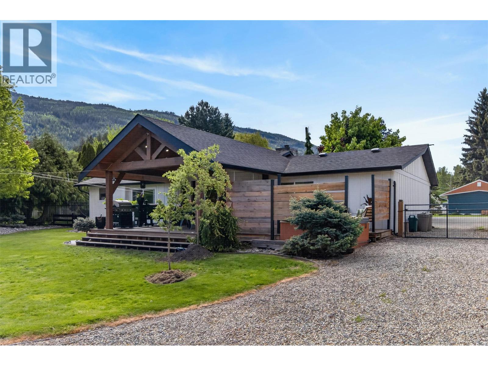  5421 71 Avenue Northeast, Salmon Arm