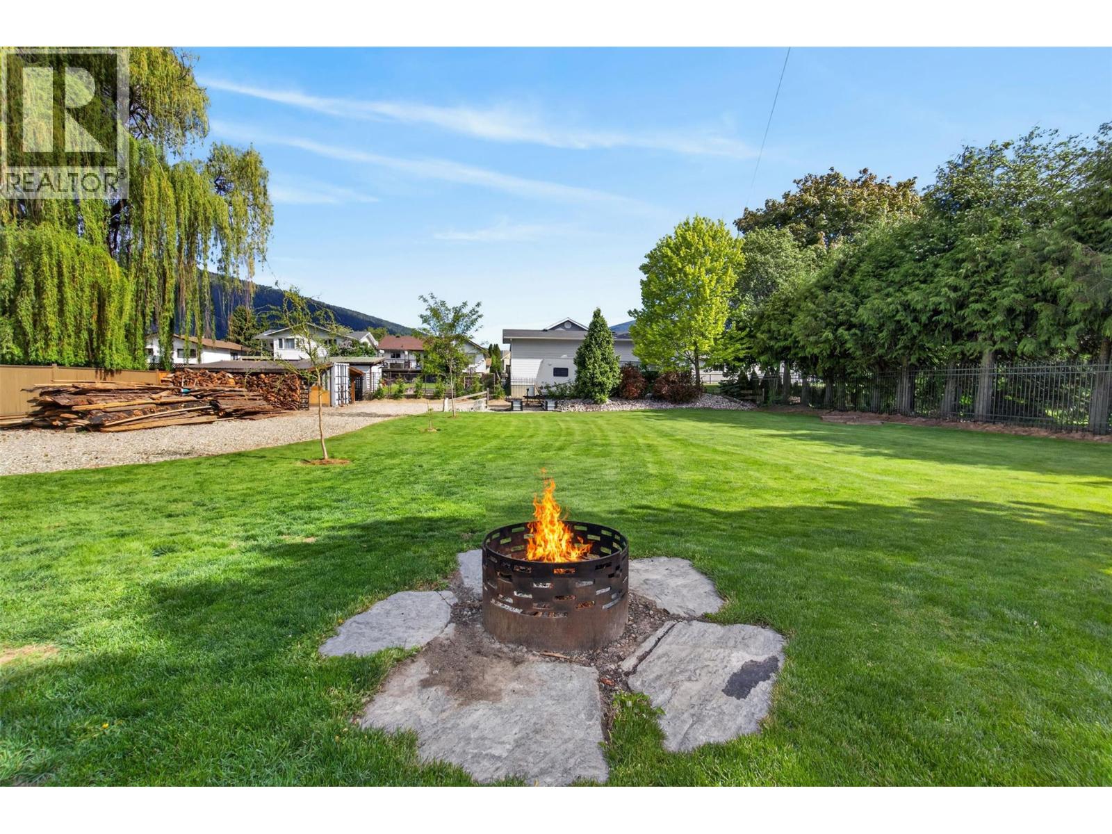  5421 71 Avenue Northeast, Salmon Arm