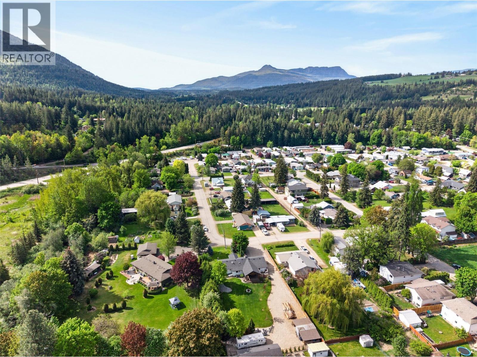  5421 71 Avenue Northeast, Salmon Arm