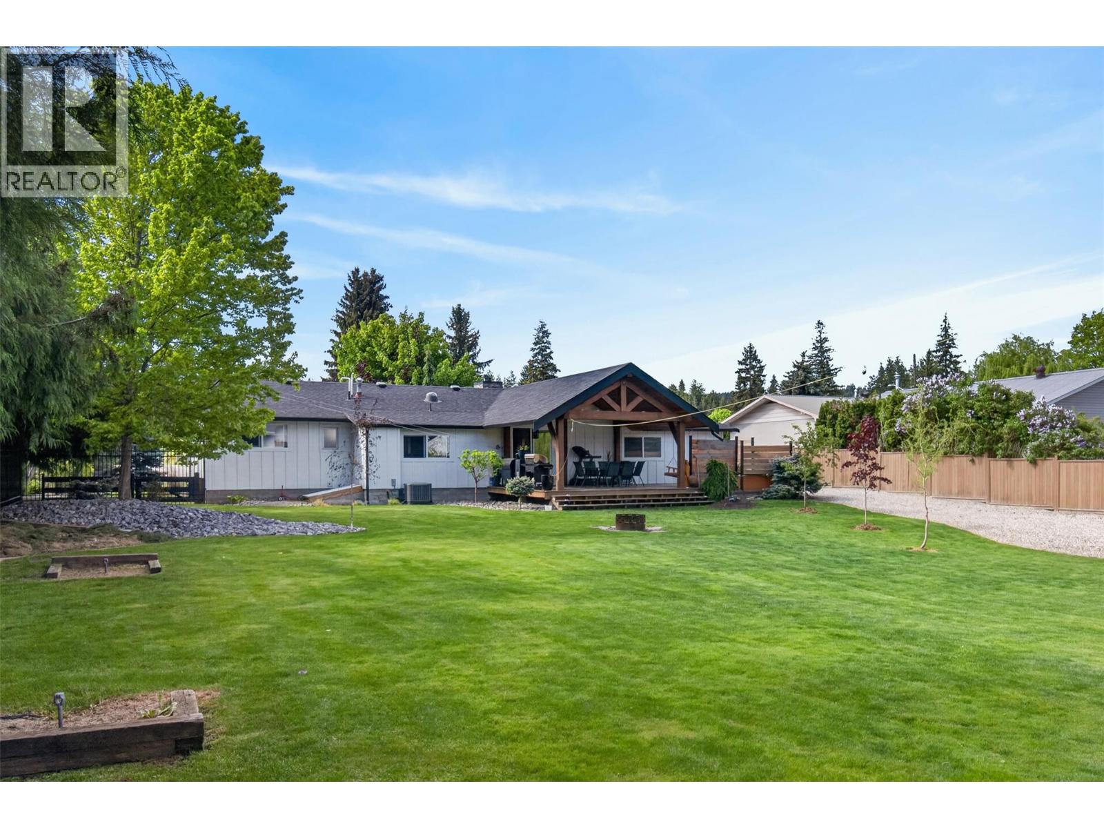  5421 71 Avenue Northeast, Salmon Arm