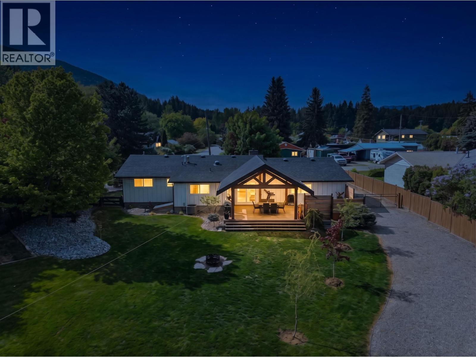  5421 71 Avenue Northeast, Salmon Arm