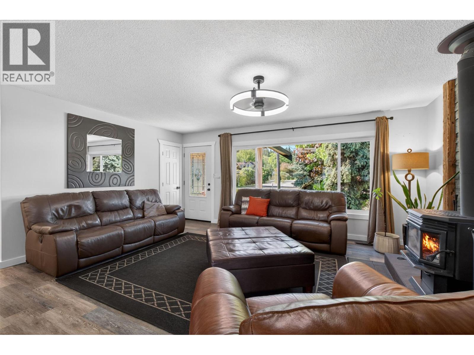  5421 71 Avenue Northeast, Salmon Arm