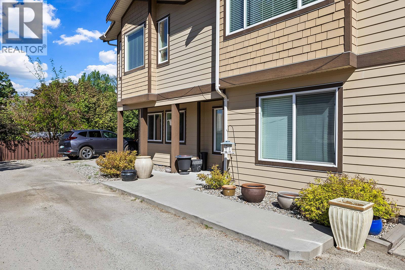 4002 25 Street - 3