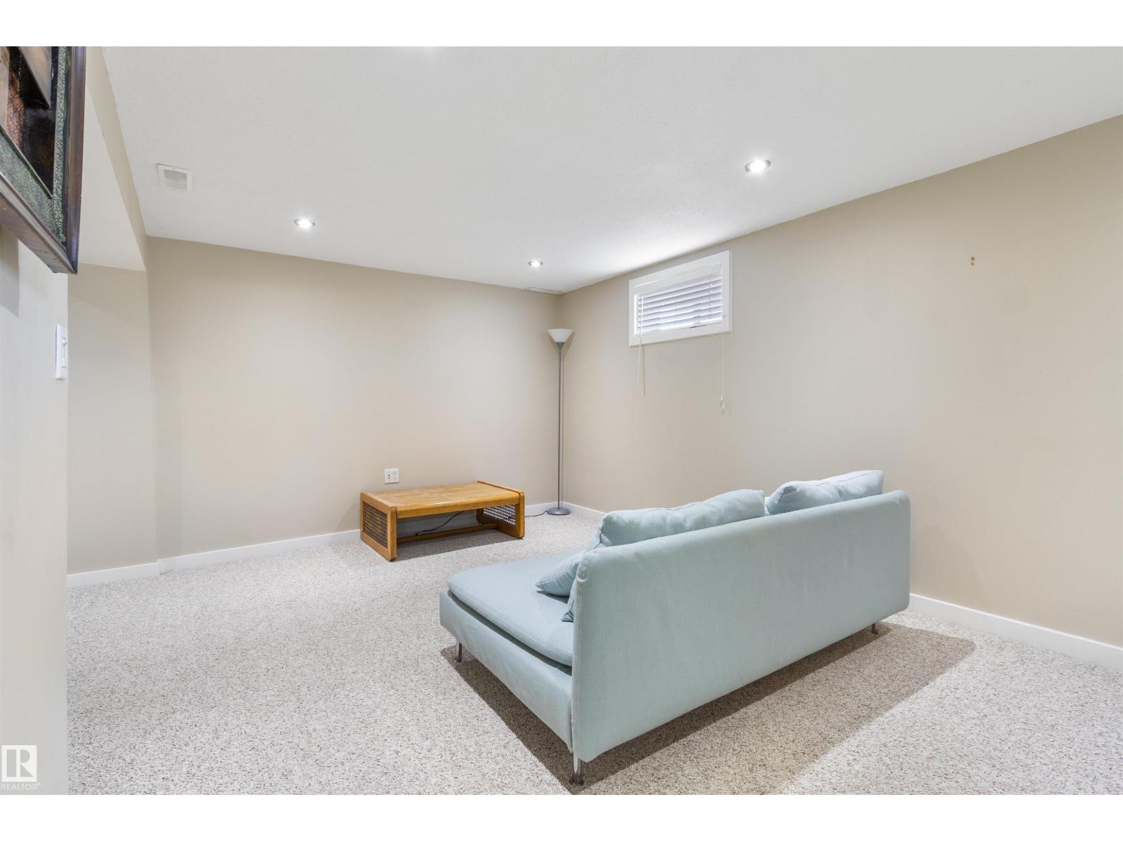 4903 52 AV — photo 17